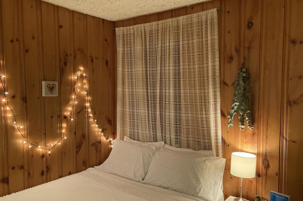 Photo of Bedroom in Val-des-Lacs