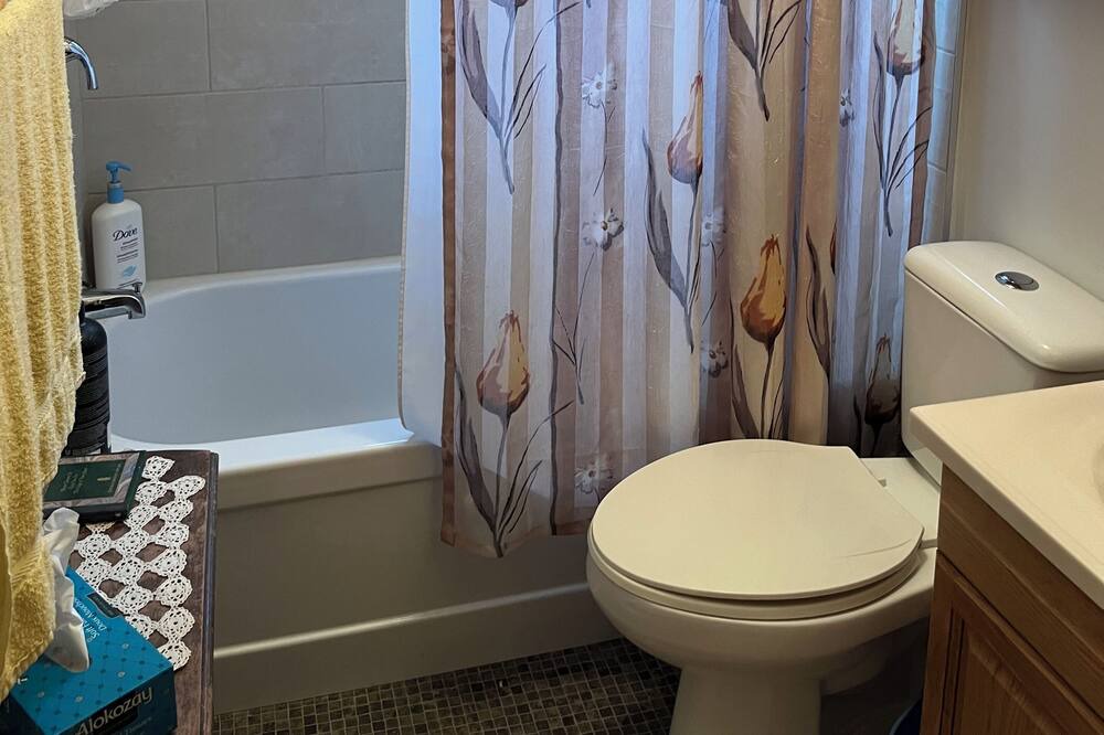 Photo of Bathroom in L'lle-du-Grand-Calumet
