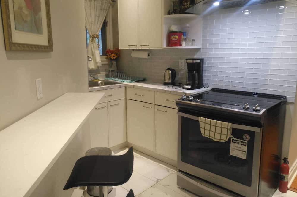 Photo of Kitchen in Adjala-Tosorontio