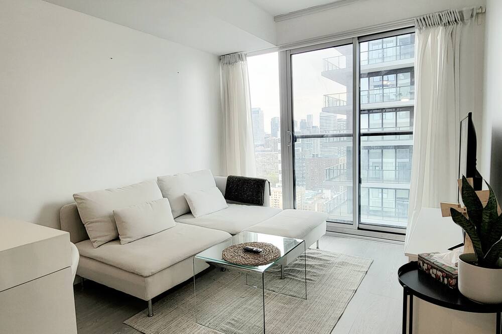 Photo of Livingroom in Garden District
