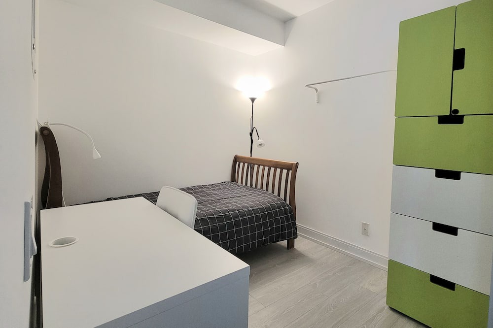 Photo of Bedroom in Garden District