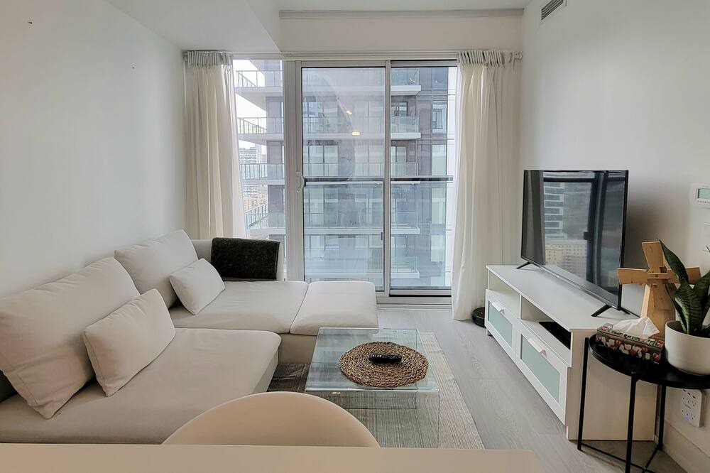 Photo of Livingroom in Garden District