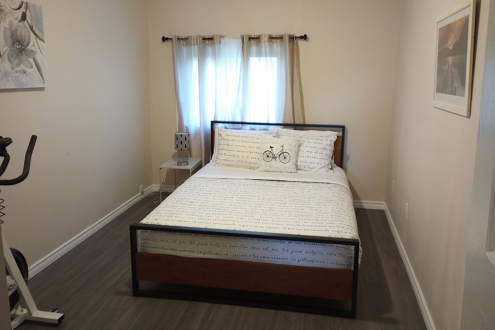 Photo of Bedroom in MacTier