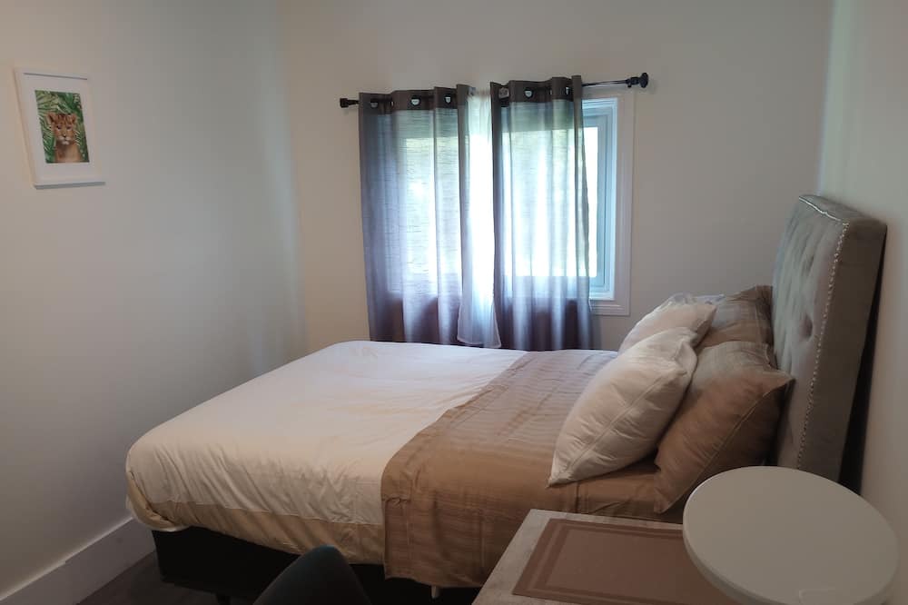 Photo of Bedroom in MacTier