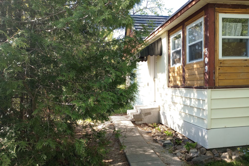 Photo of Outdoor in MacTier