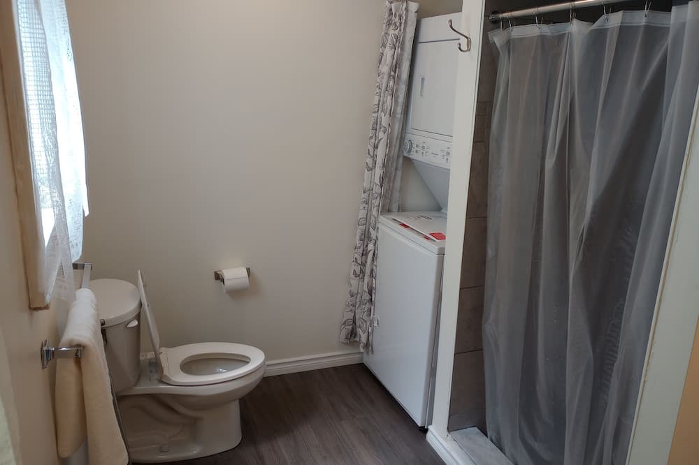 Photo of Bathroom in MacTier