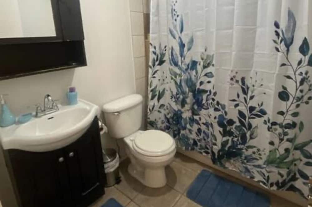 Photo of Bathroom in Fabreville
