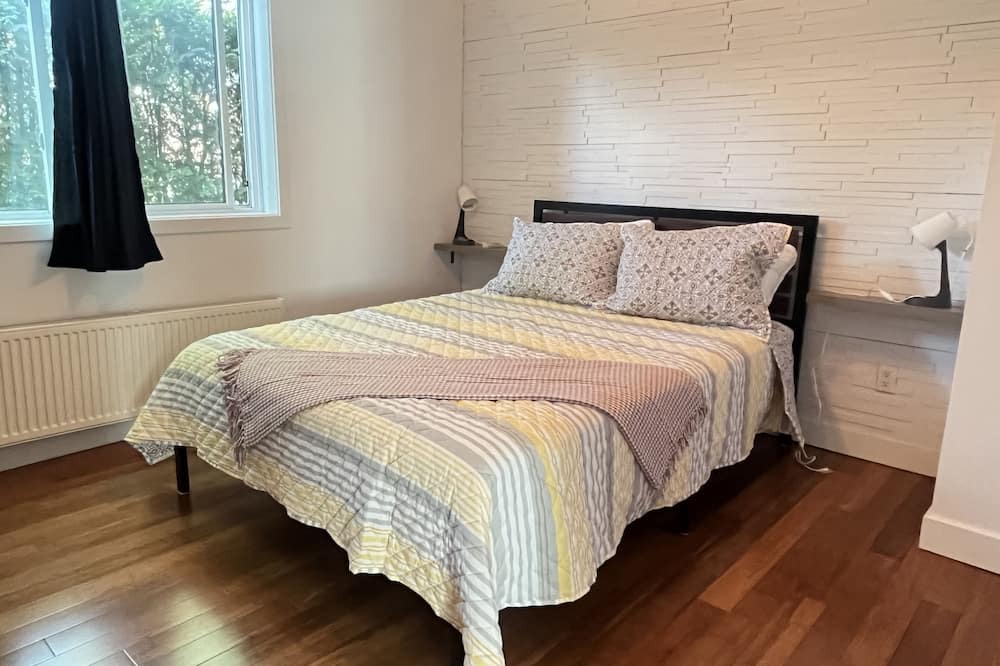 Photo of Bedroom in Laprairie