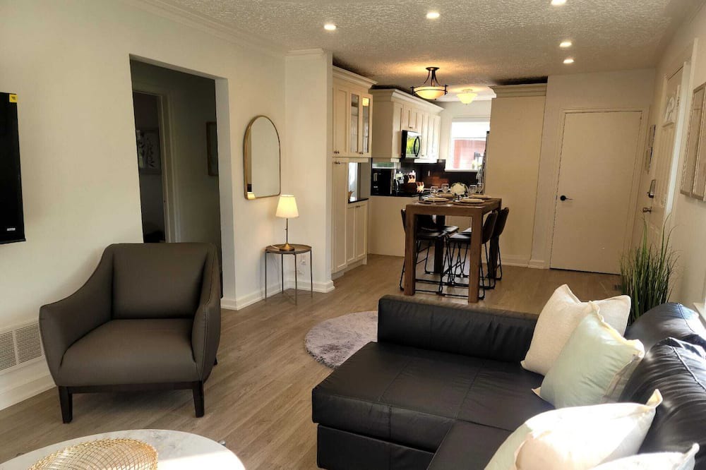 Photo of Livingroom in Newmarket