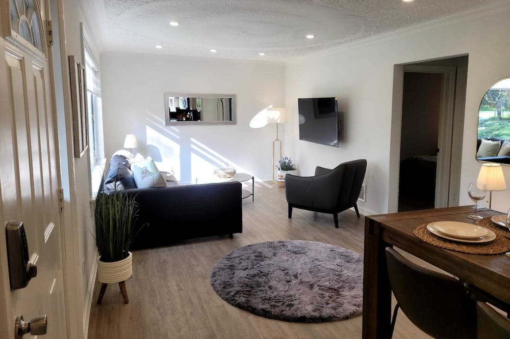 Photo of Livingroom in Newmarket