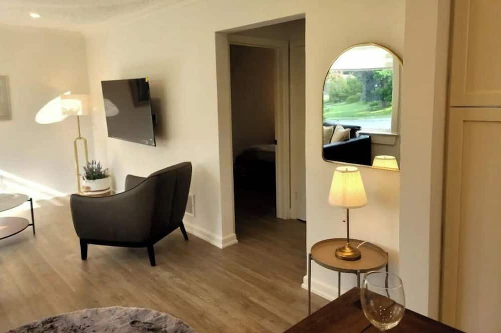 Photo of Livingroom in Newmarket