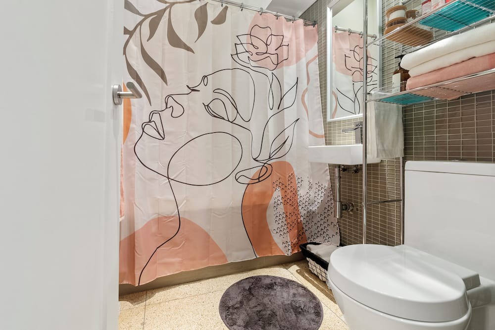 Photo of Bathroom in Cabbagetown South