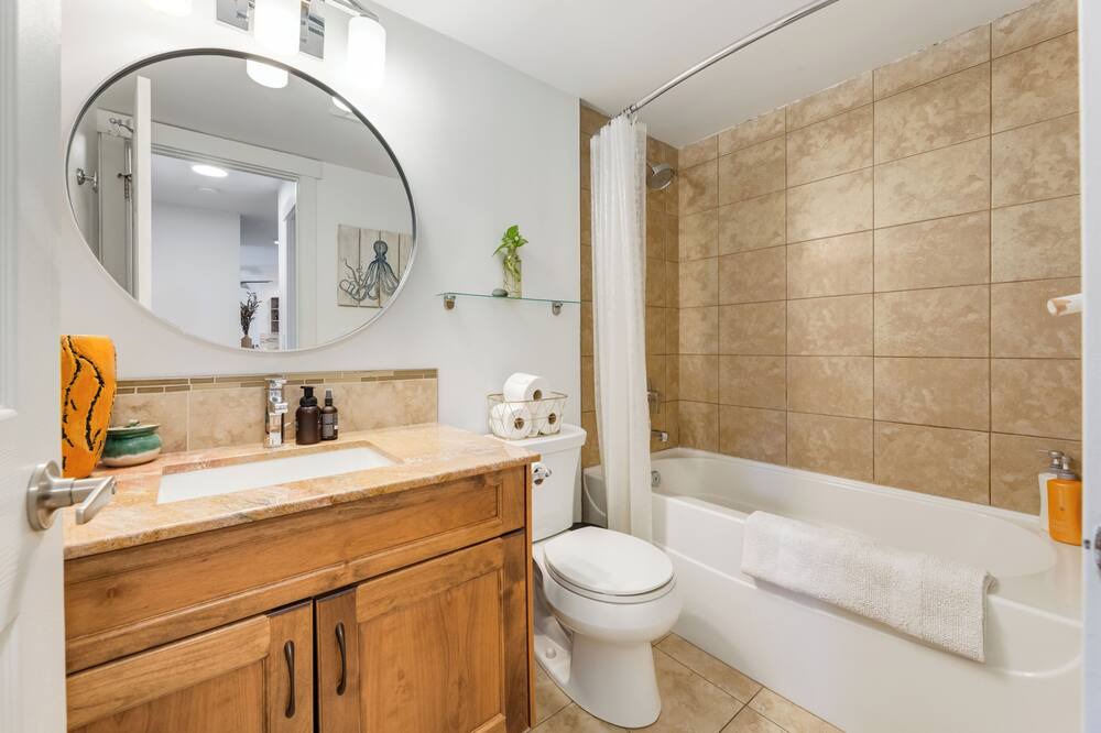 Photo of Bathroom in Sunnyside