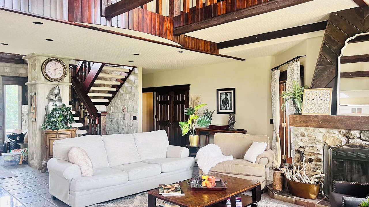 Photo of Livingroom in De Winton