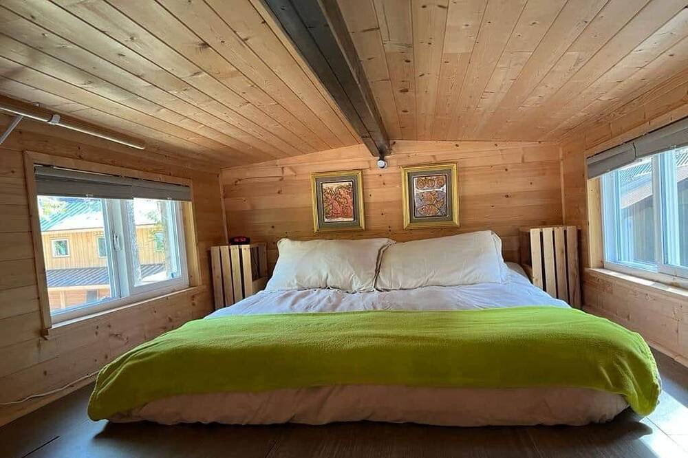 Photo of Bedroom in Sunshine Valley