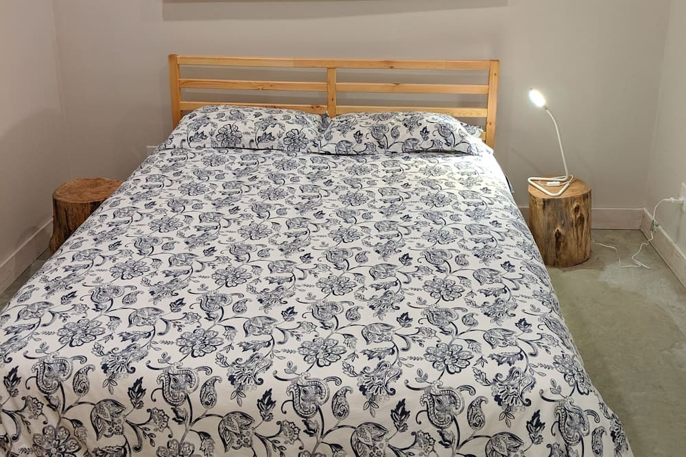 Photo of Bedroom in Sandy Hook