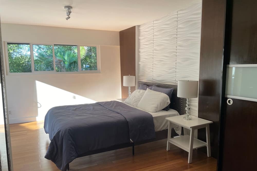 Photo of Bedroom in Delta