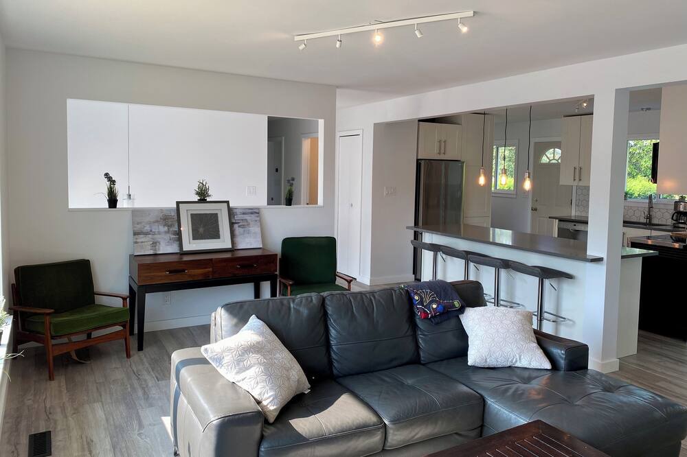 Photo of Livingroom in Chilliwack Proper Village West