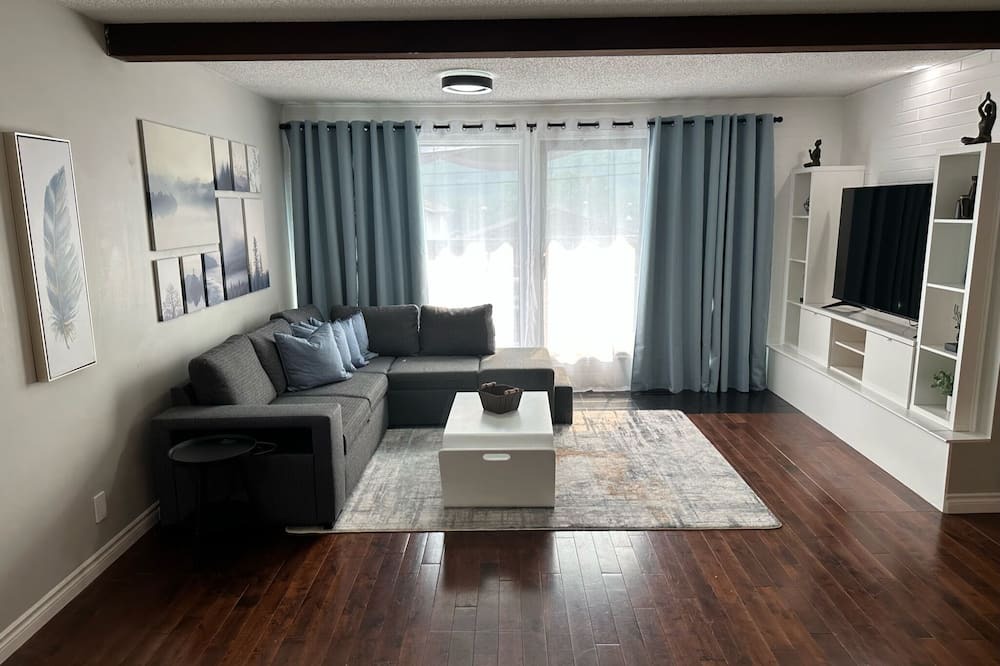 Photo of Livingroom in Montgomery