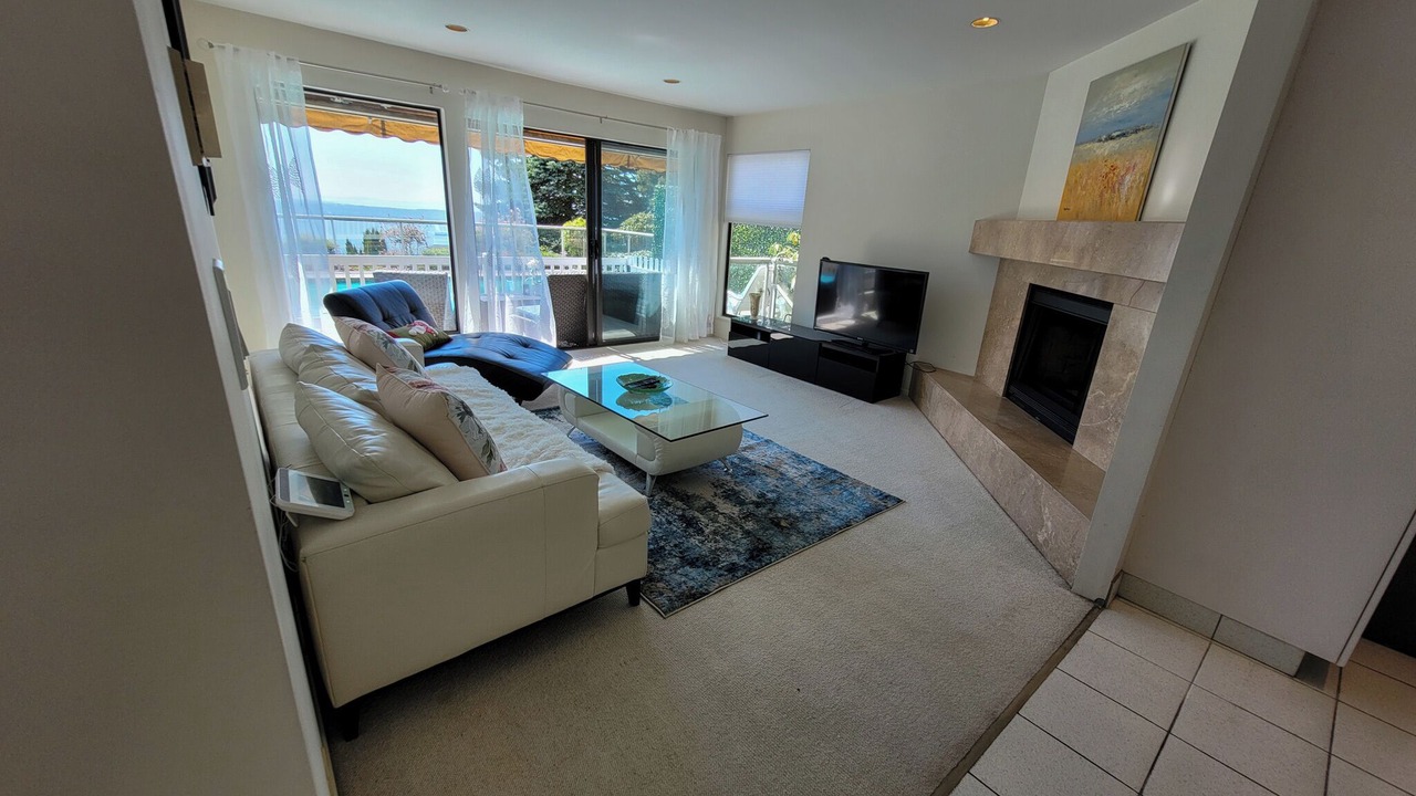 Photo of Livingroom in West Vancouver