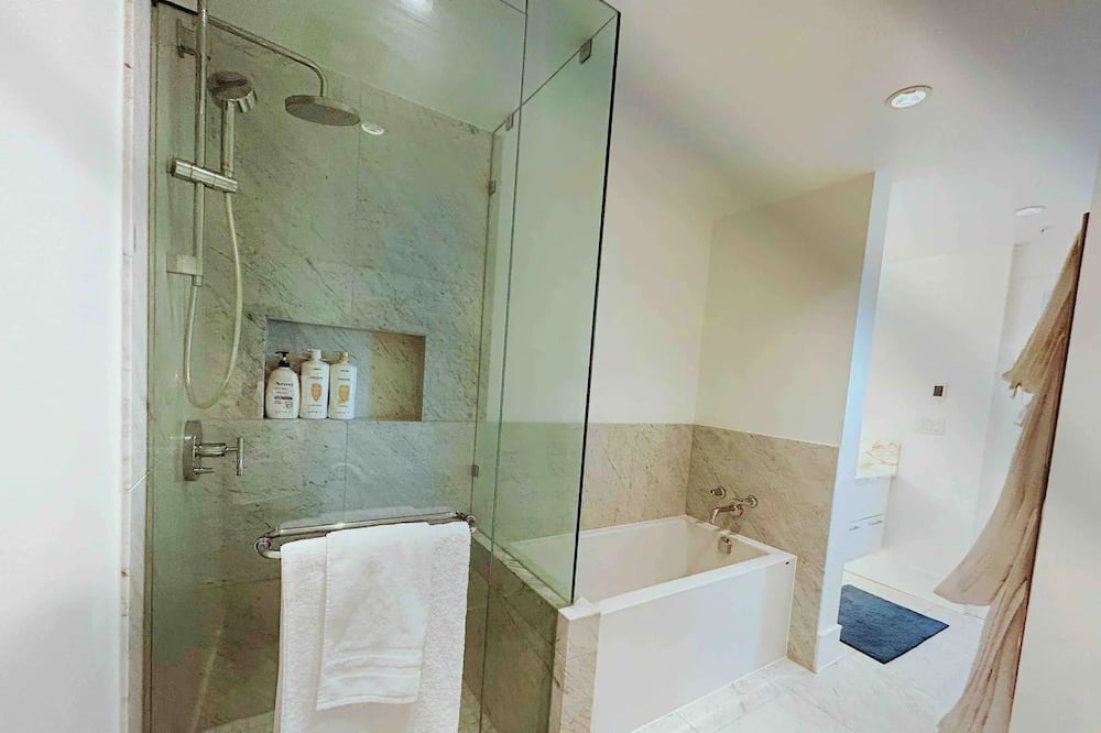 Photo of Bathroom in White Rock