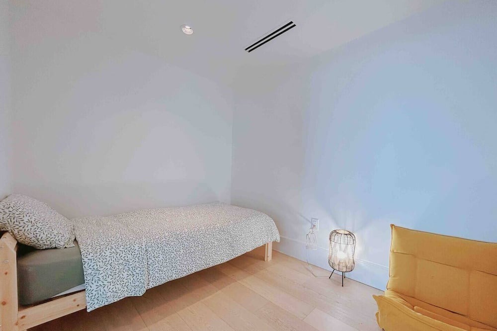 Photo of Bedroom in White Rock