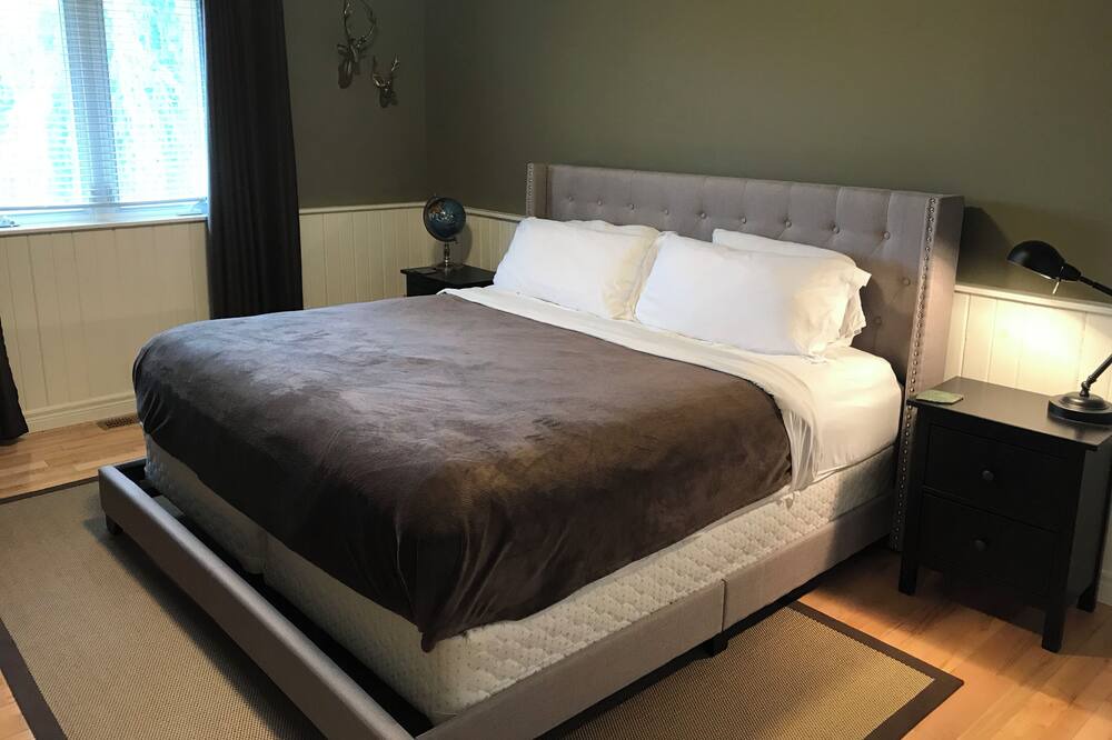 Photo of Bedroom in Quinte West