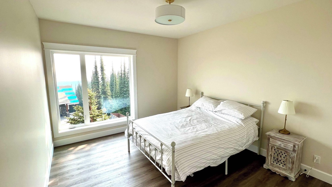 Photo of Bedroom in Silver Star Mountain