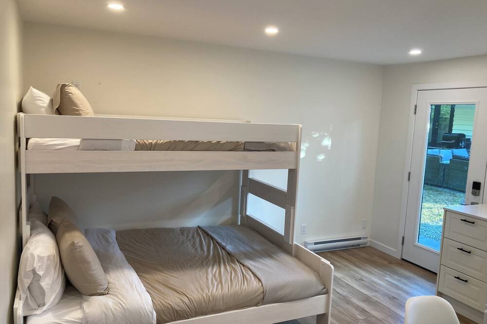Photo of Bedroom in Brackendale
