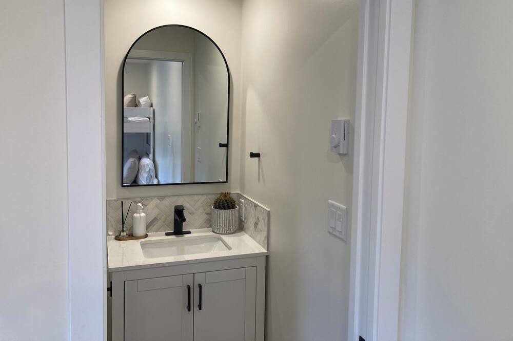 Photo of Bathroom in Brackendale