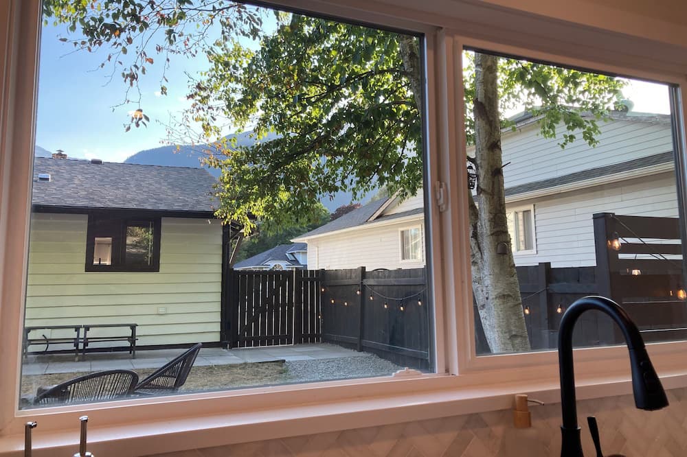 Photo of Outdoor in Brackendale