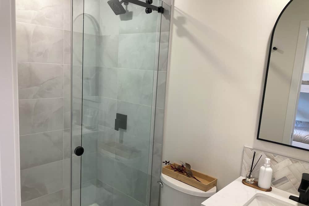 Photo of Bathroom in Brackendale