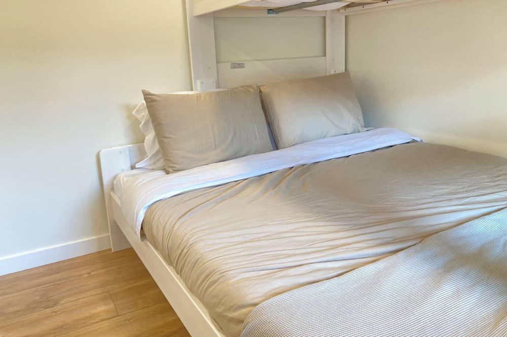 Photo of Bedroom in Brackendale