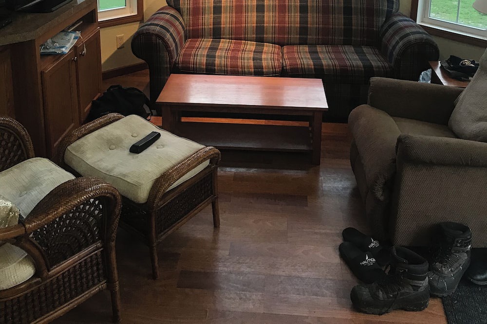 Photo of Livingroom in Huron-Kinloss