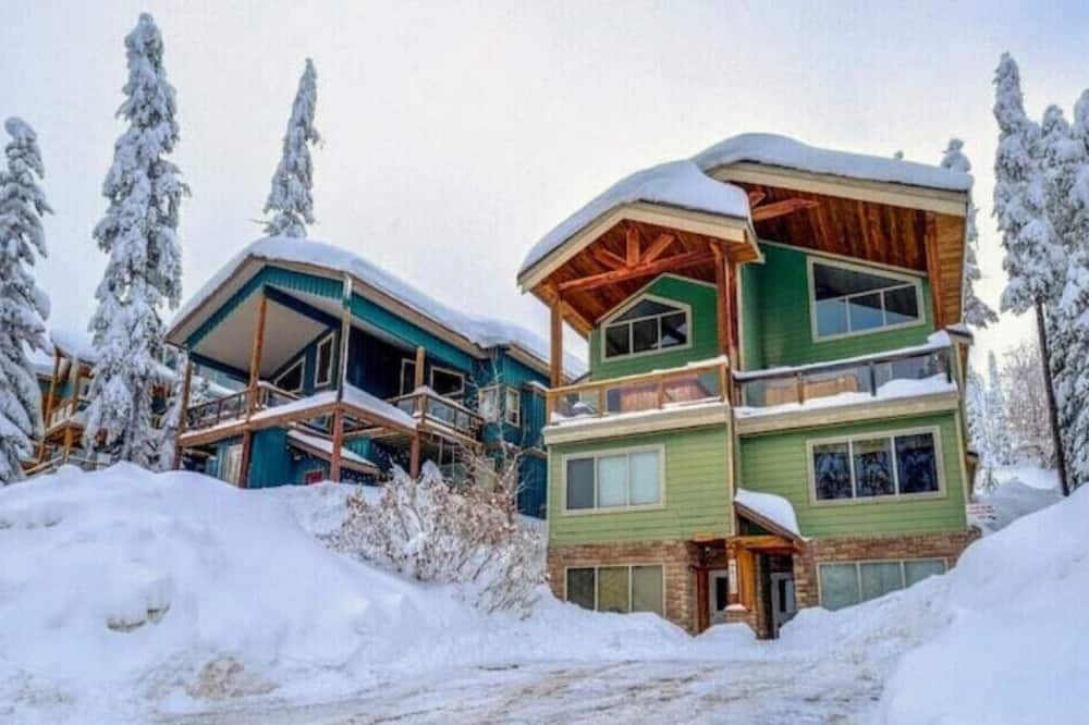 Photo of Outdoor in Snow Pine Estates