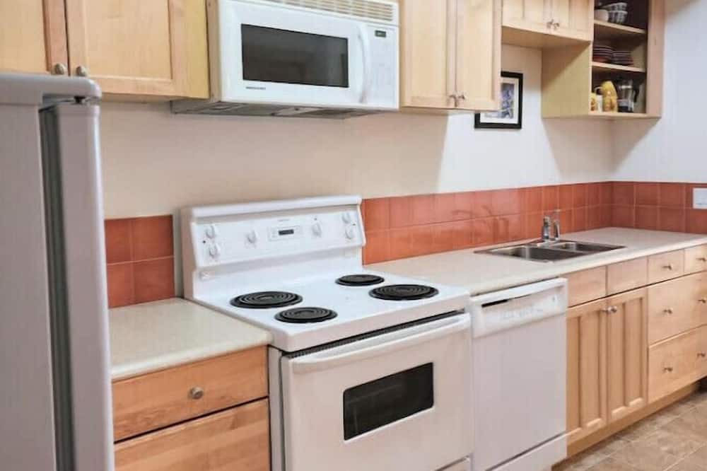 Photo of Kitchen in Snow Pine Estates