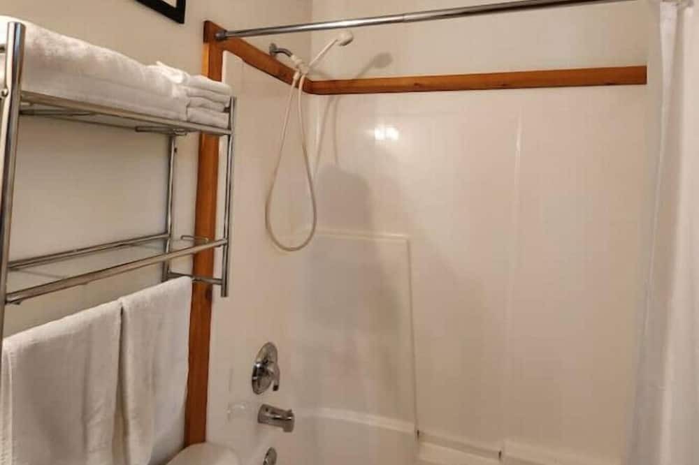 Photo of Bathroom in Snow Pine Estates
