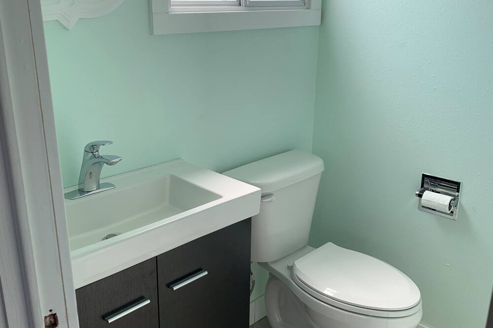 Photo of Bathroom in Okanagan-Similkameen