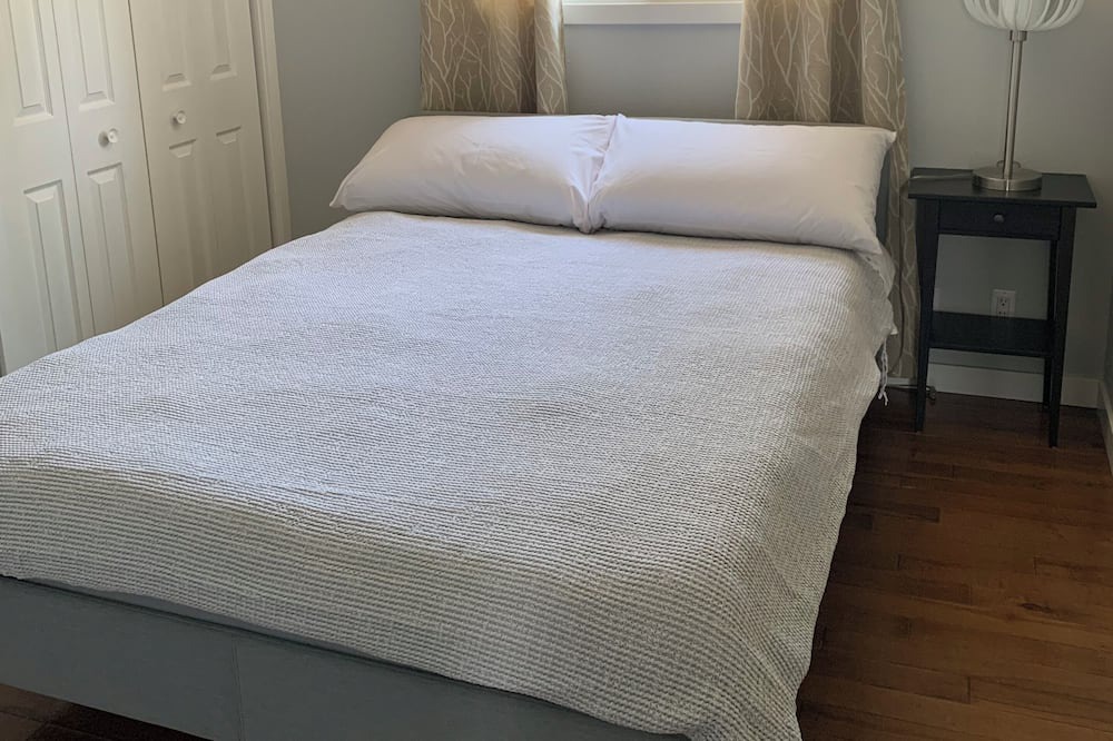 Photo of Bedroom in Okanagan-Similkameen