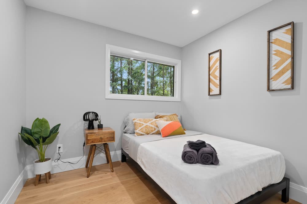 Photo of Bedroom in Innisfil