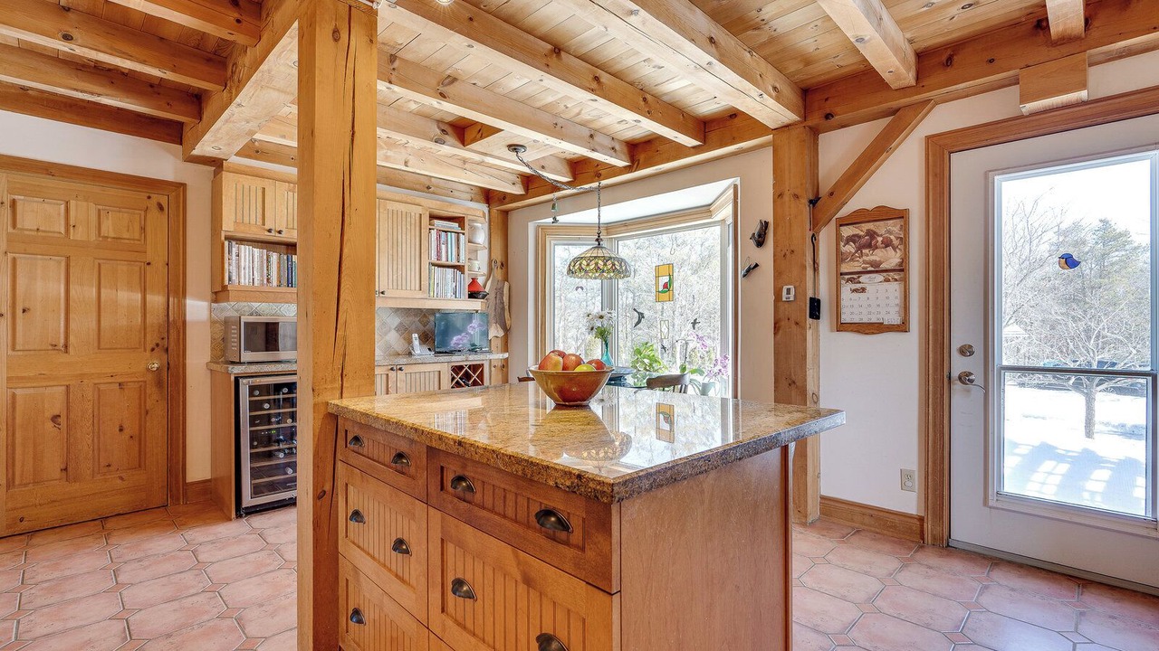 Photo of Kitchen in Mono