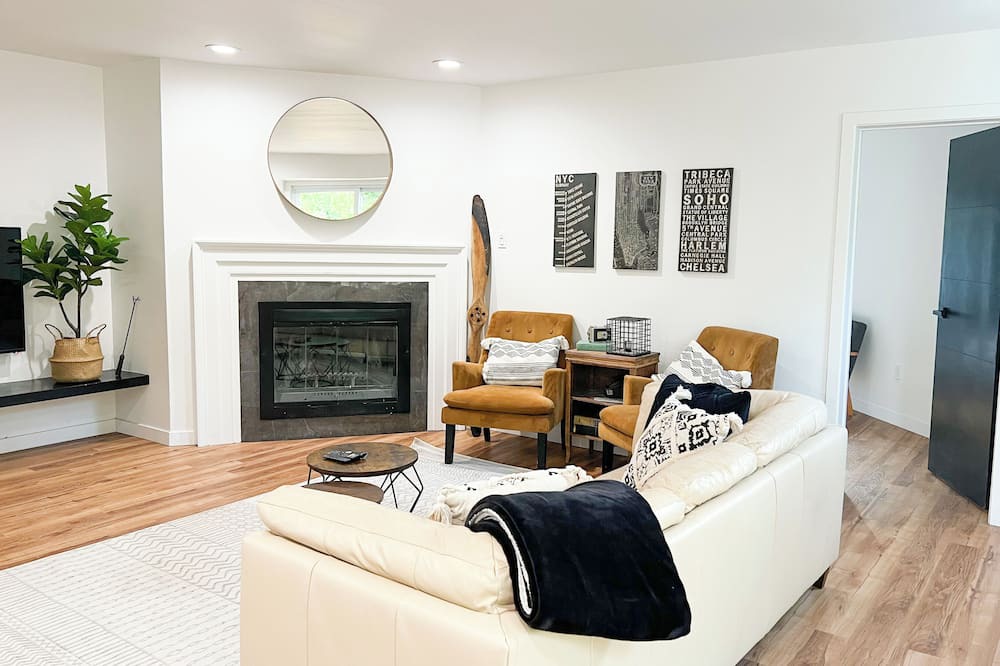 Photo of Livingroom in Parkdale