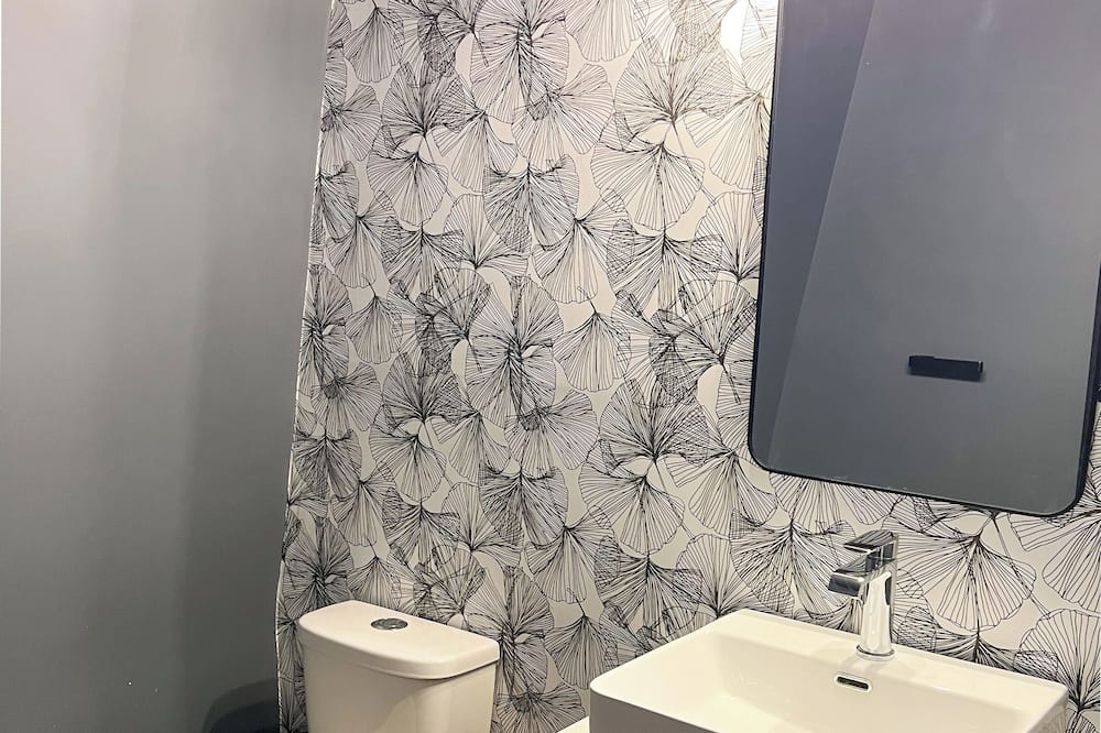 Photo of Bathroom in Parkdale
