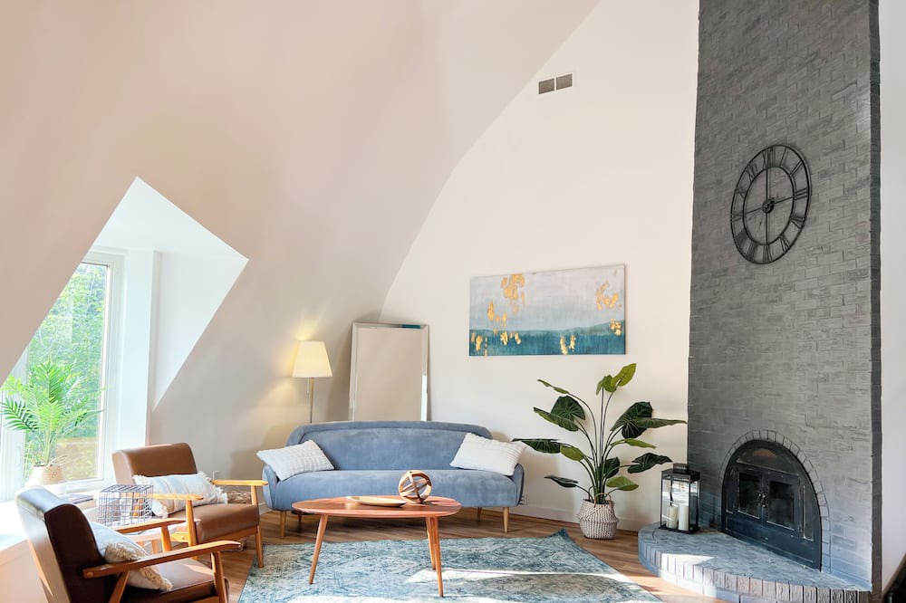 Photo of Livingroom in Parkdale