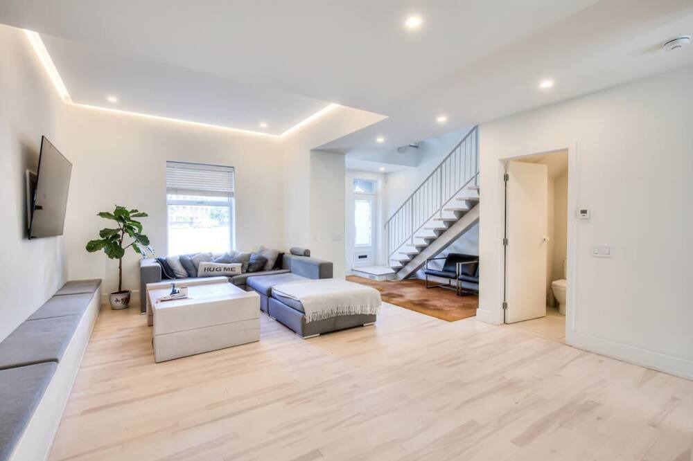 Photo of Livingroom in Mile End