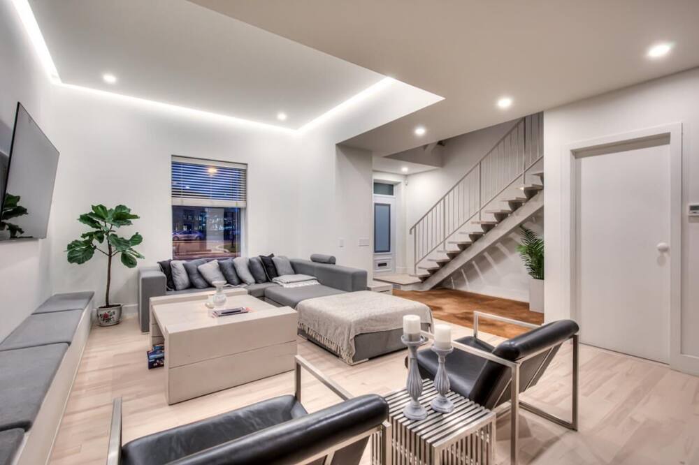 Photo of Livingroom in Mile End