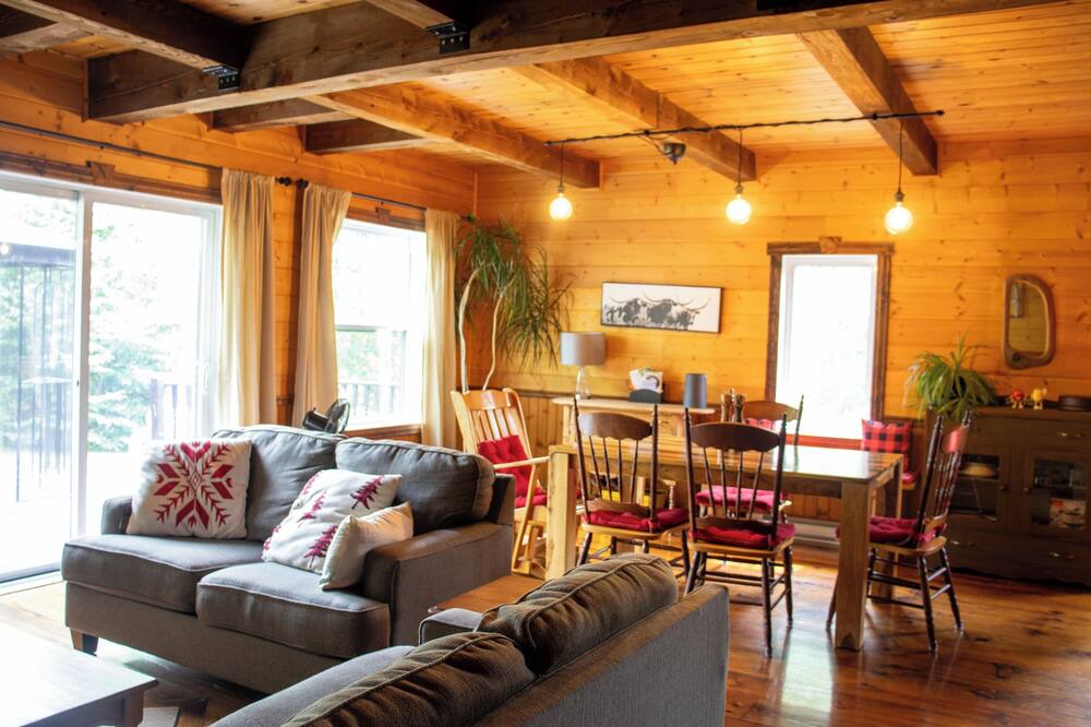 Photo of Livingroom in Entrelacs