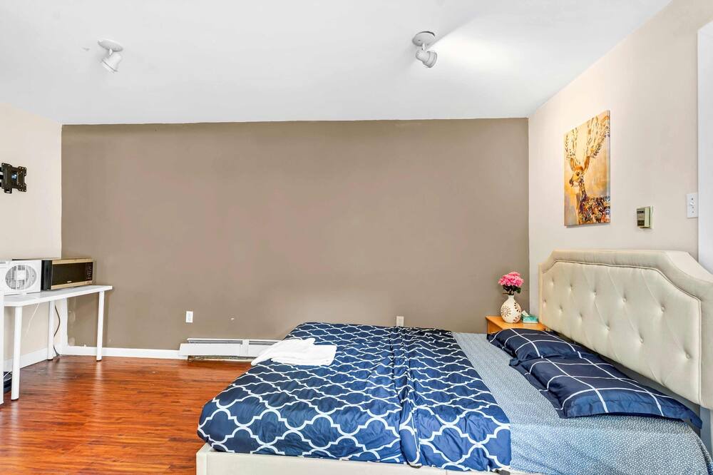 Photo of Bedroom in Langley
