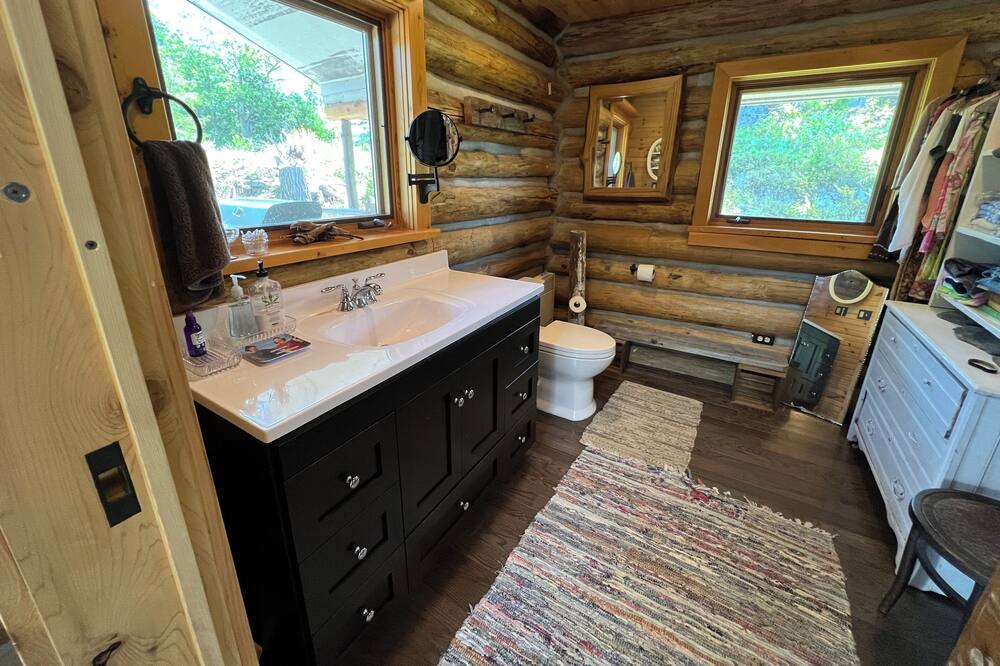 Photo of Bathroom in Willisville