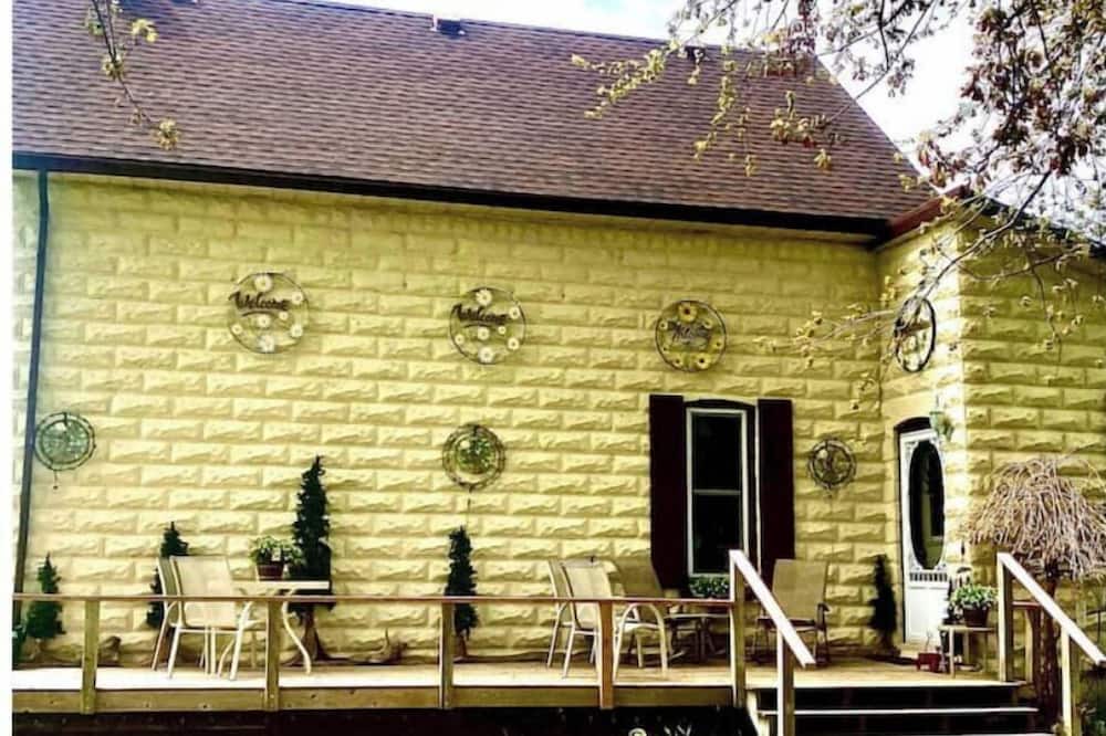 Photo of Patio Balcony in Walkerton